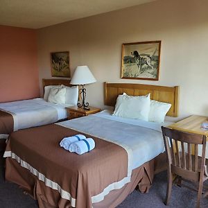 Queen Room Two Queen Beds Smoking