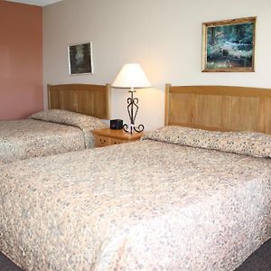 Queen Room Two Queen Beds